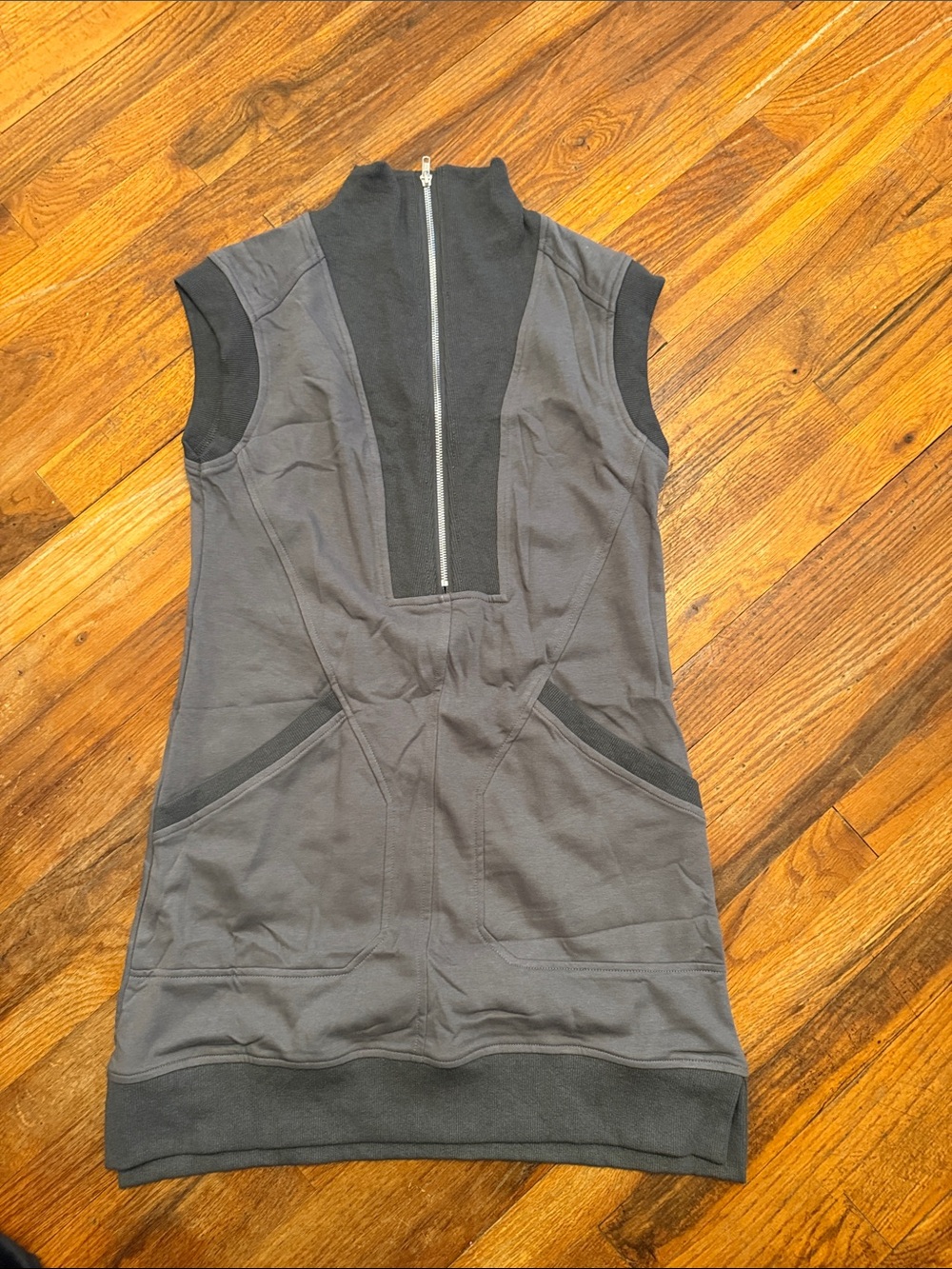 NWOT Gray Short Athleticish Dress Size Small